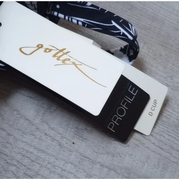 Gottex black and white tropical one piece swimsuit - Picture 2 of 13